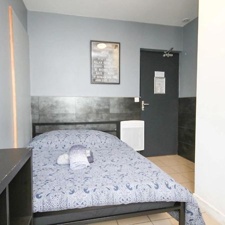 02 - Chambre Avec Lit Double Et Sdb Prive Wifi Saint-Denis  Eksteriør billede